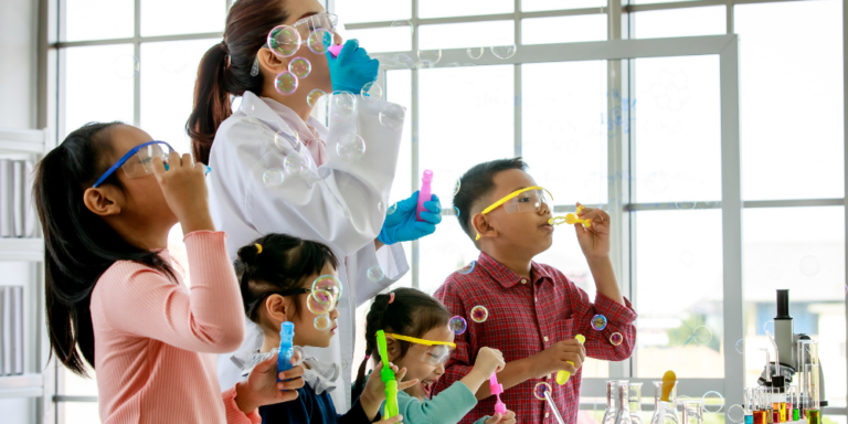 Encouraging Curiosity with Experiential Science Learning